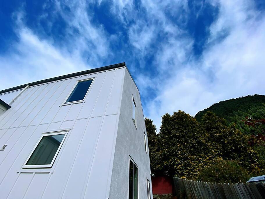 Appartamento Hideaway Rima - In The Cbd Distretto di Distretto di Queenstown Esterno foto